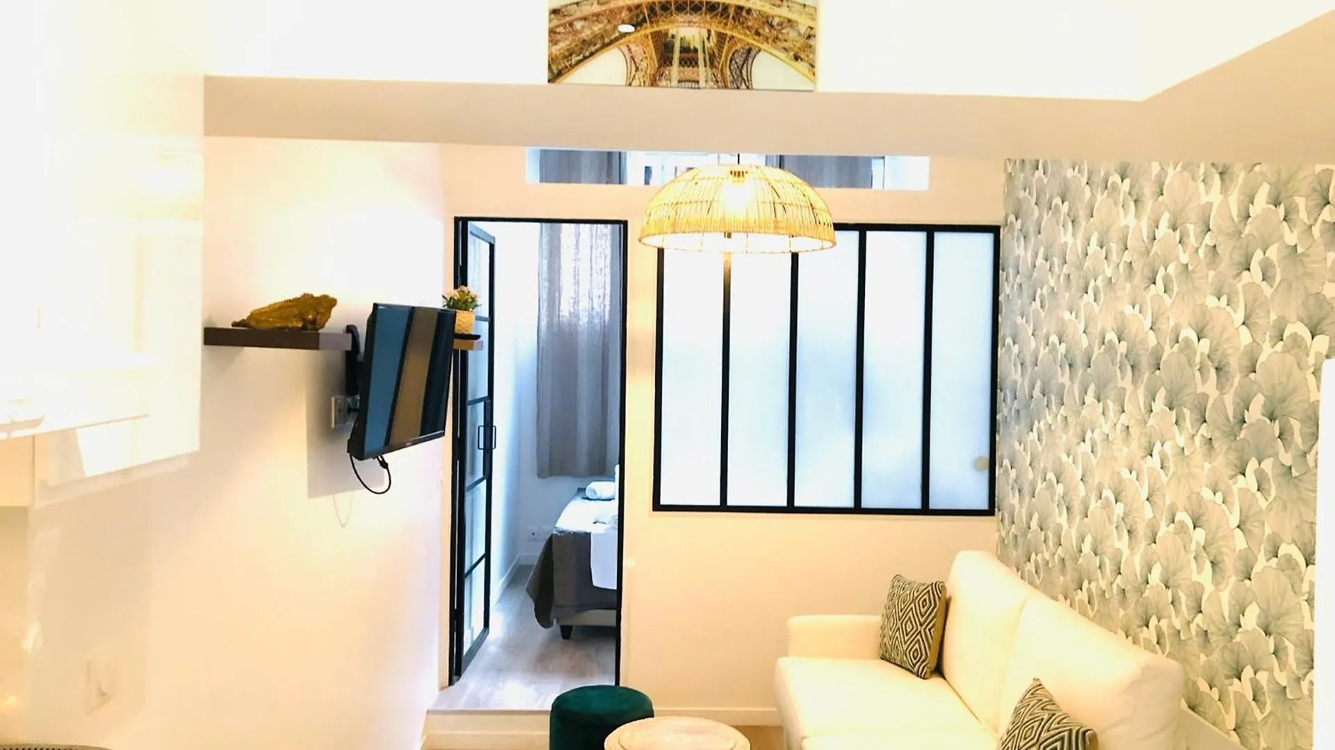 Arc De Triomphe -Marie Antoinette Garden Residence Hotel París 0*,  Francia