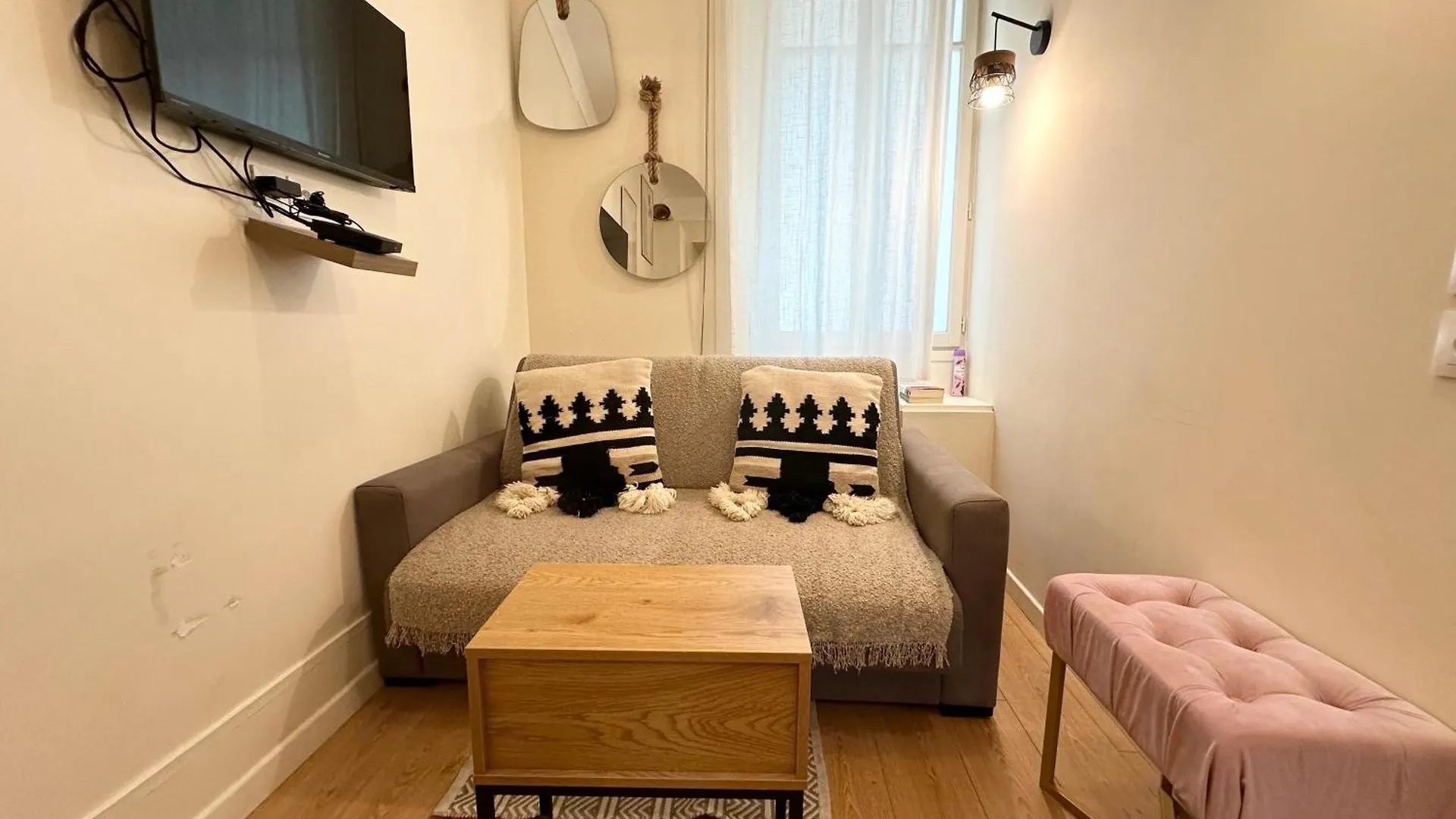 Apartment Arc De Triomphe -Marie Antoinette Garden Residence Hotel Paris